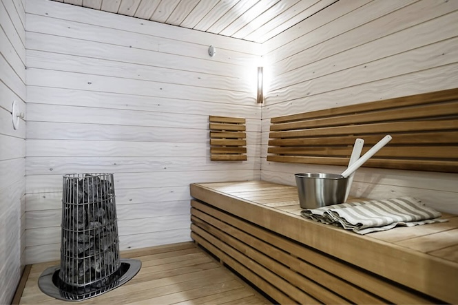 Saunaremontti Oulussa valmis. Uusi sauna kylpyhuoneremontin yhteydessä Oulussa.